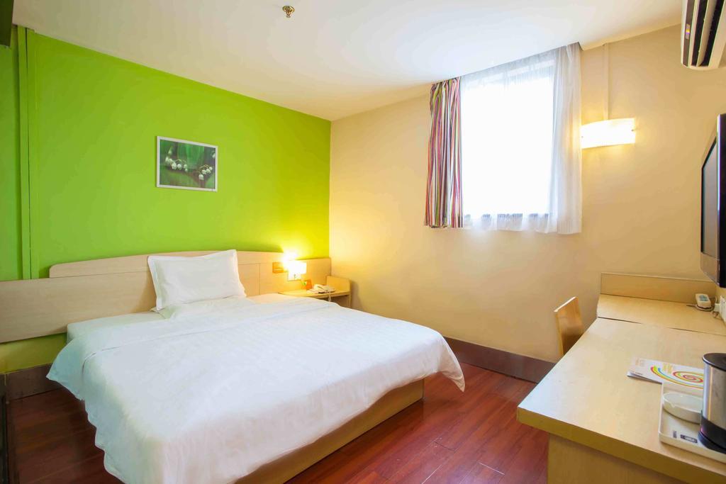 7Days Inn Nanchang North Railway Station Square Номер фото